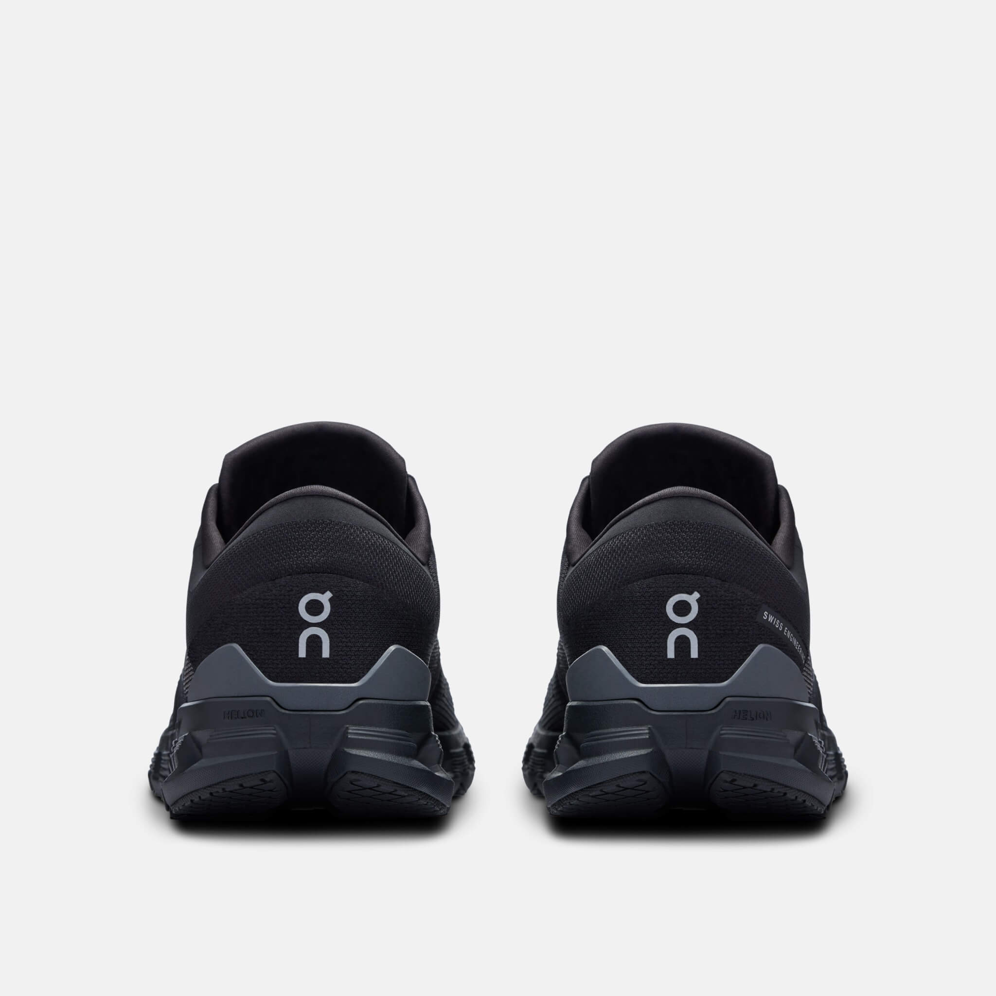 On Cloud X 4 Black/Eclipse
